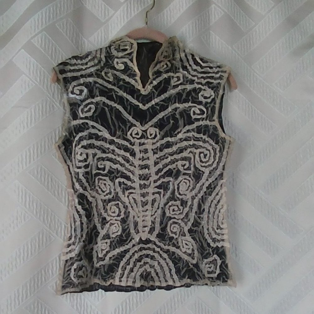 Short Sleeve Black Top with design